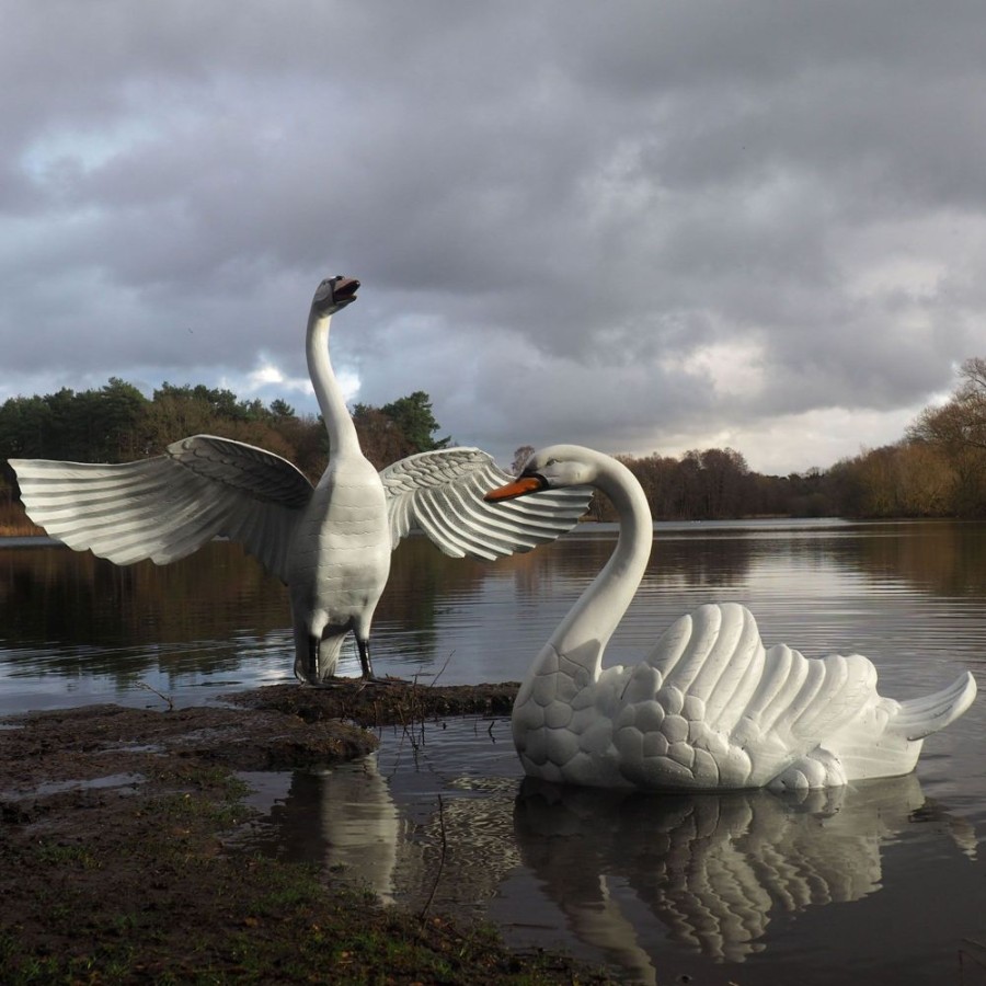 STATUES & SCULPTURES Grand Pair Of Swans Antique White Metal Garden Statues Hot