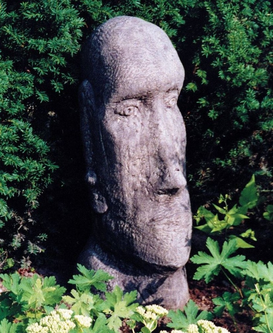 STATUES & SCULPTURES Easter Island Head Stone Garden Ornament Hot