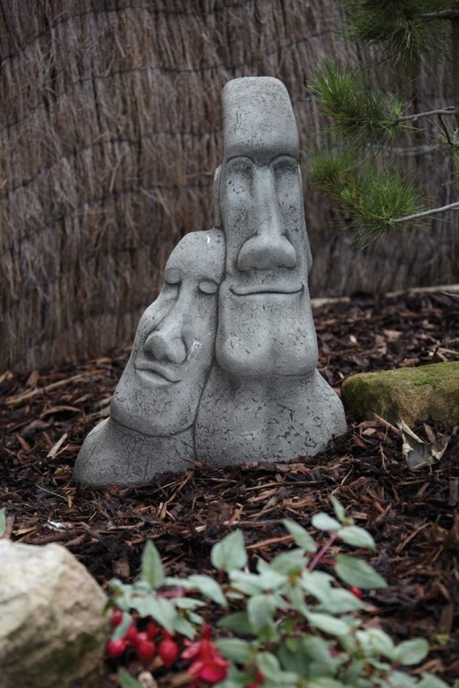 STATUES & SCULPTURES Leaning Easter Island Heads Stone Garden Ornament Wholesale