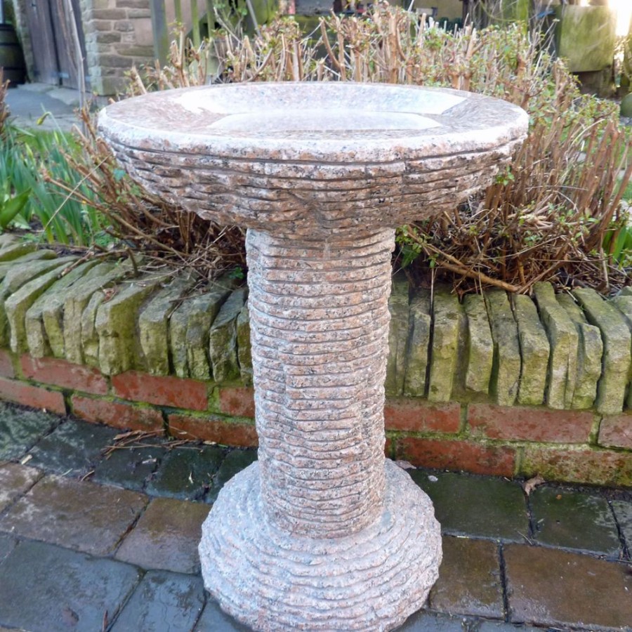 STATUES & SCULPTURES Highland Natural Granite Pink Stone Garden Bird Bath New